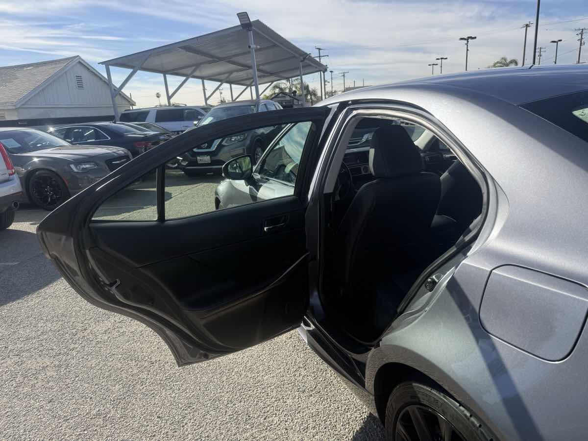 Used 2016 Lexus IS 200t image 11