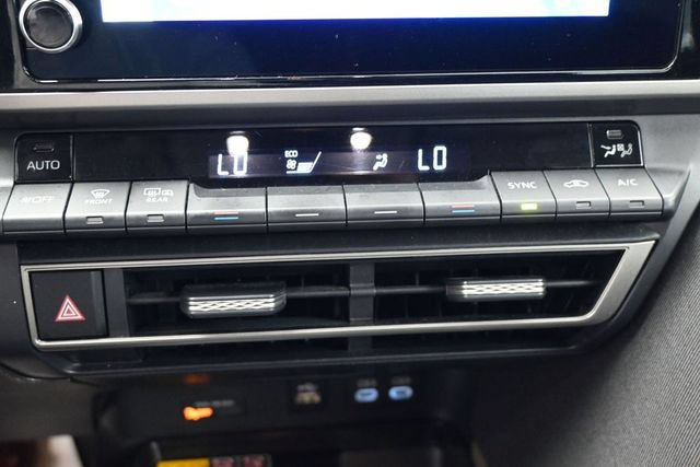 Used 2025 Toyota Camry LE FWD image 33