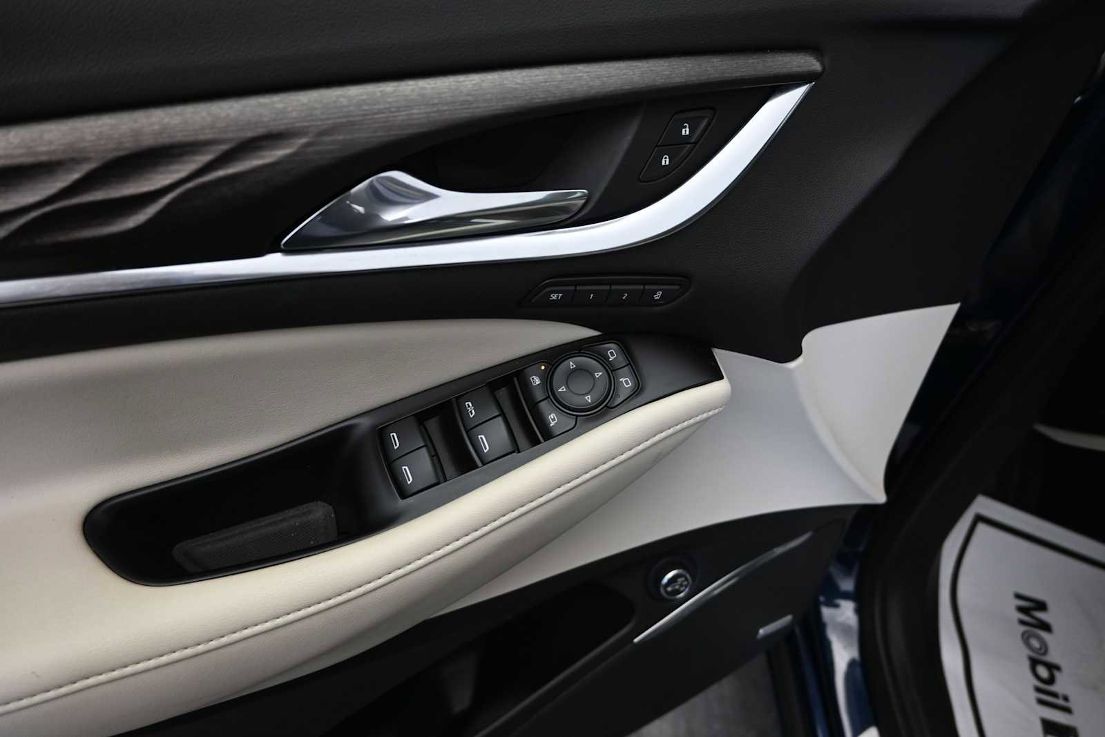 Used 2023 Buick Enclave Avenir w/ Avenir Technology Package image 19