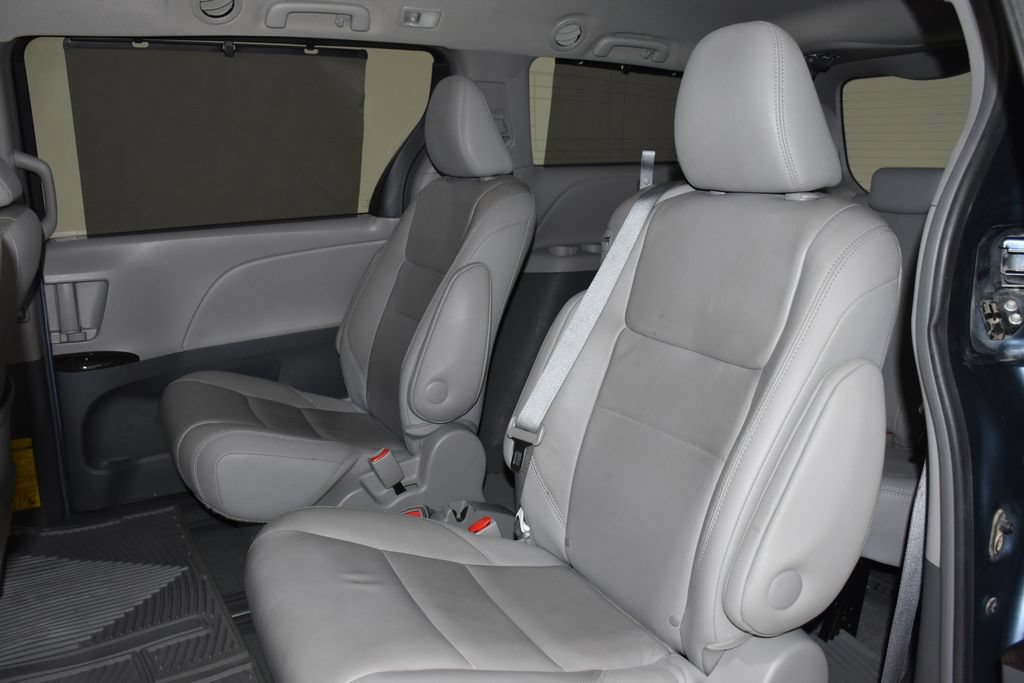 Used 2015 Toyota Sienna XLE Premium FWD image 26