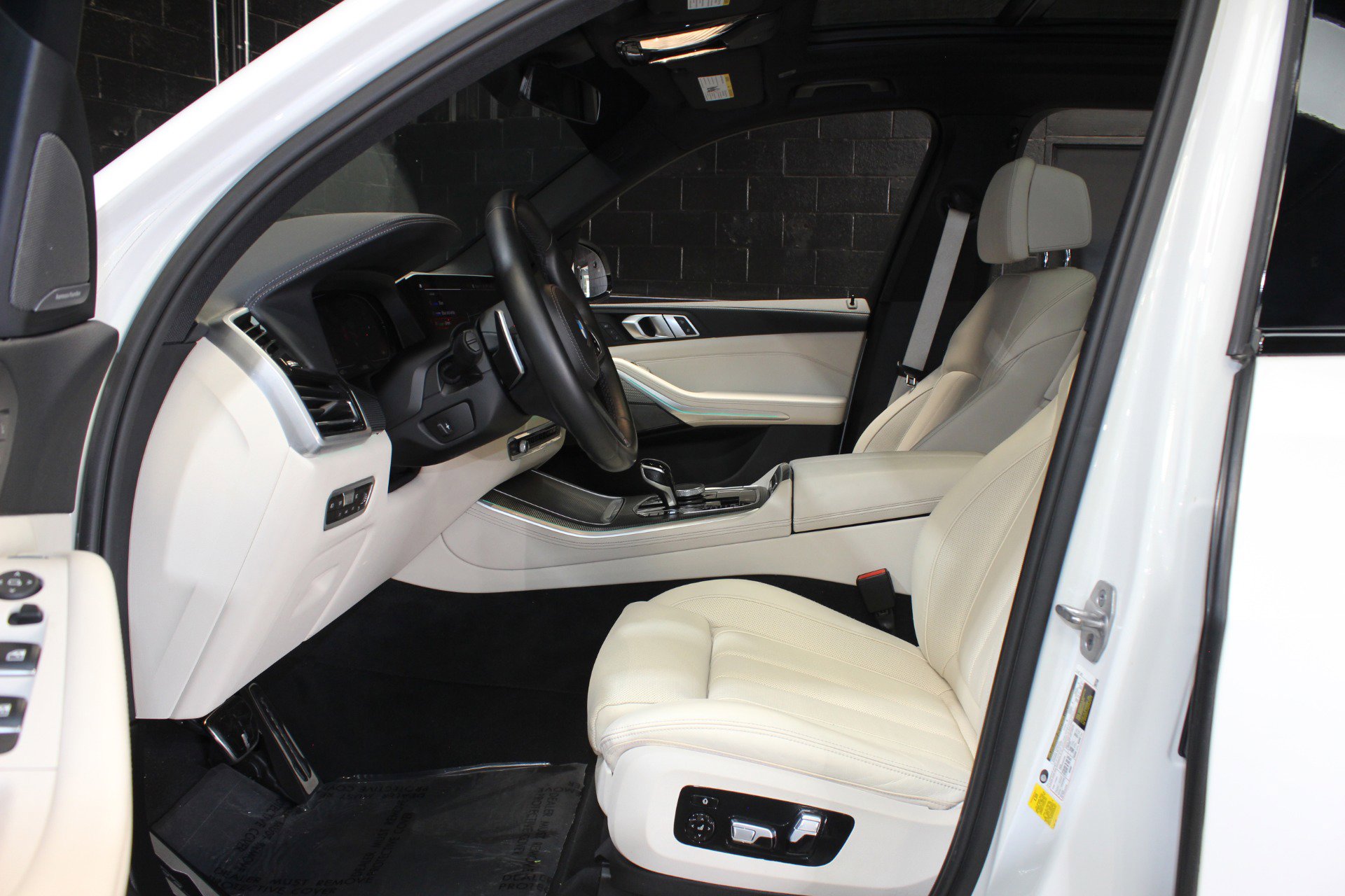 Used 2021 BMW X5 sDrive40i w/ M Sport Package image 26