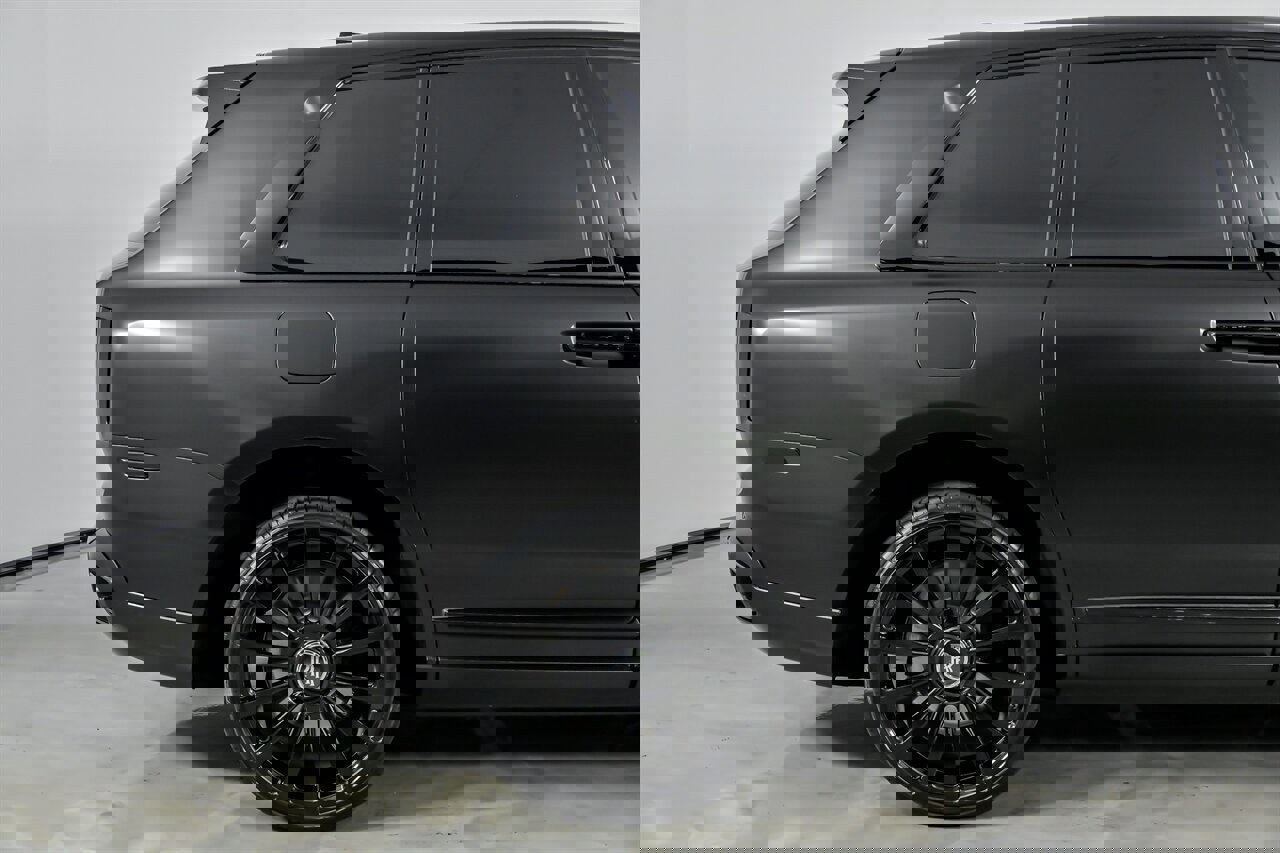 Used 2023 Rolls-Royce Cullinan Black Badge w/ Driver's Package image 13