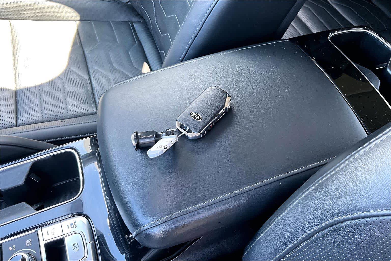 Used 2020 Kia Telluride SX w/ SX Prestige Package AWD/4WD image 14