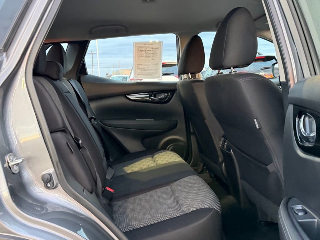 Used 2022 Nissan Rogue Sport SV image 19