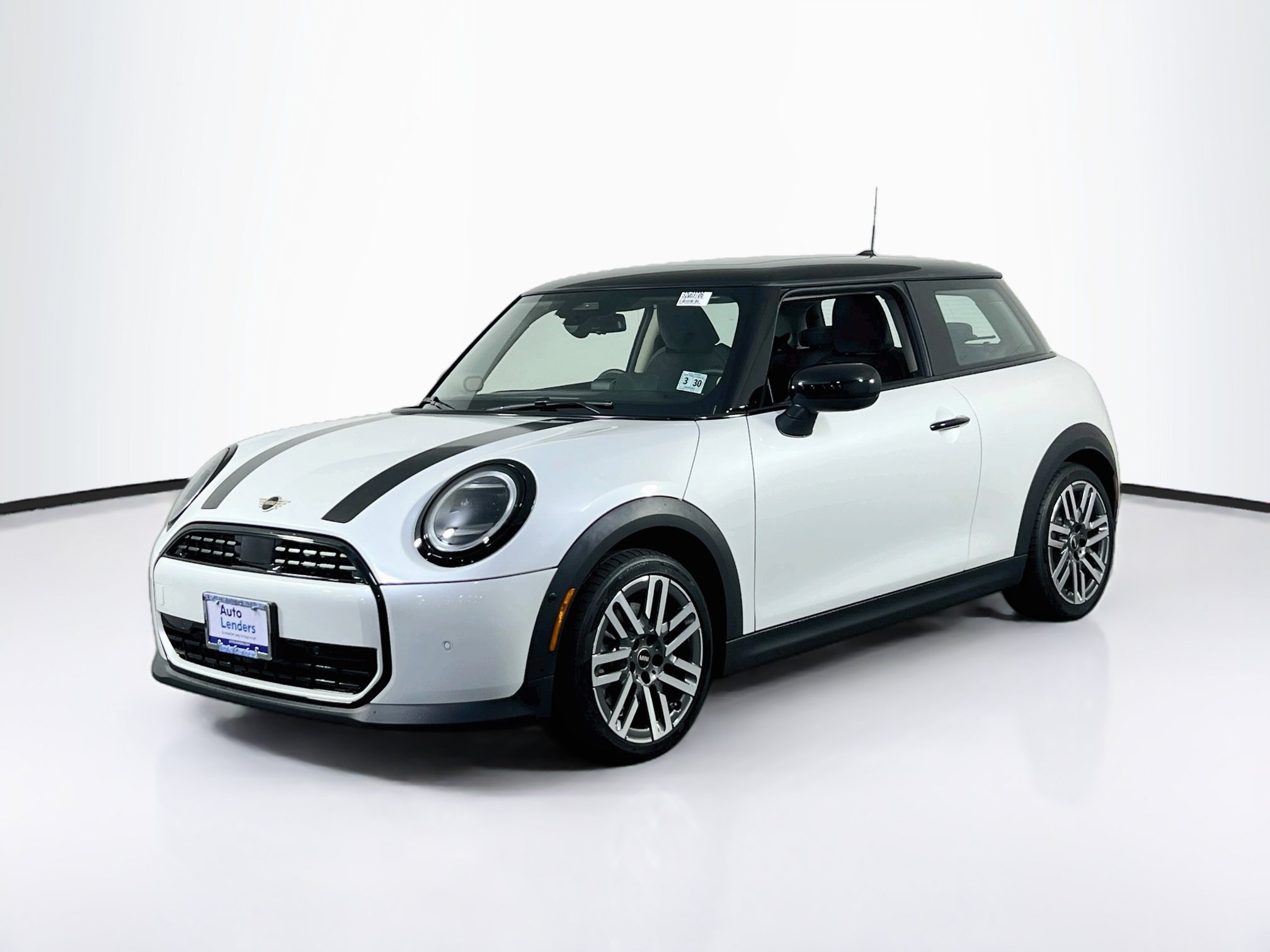 Used 2025 MINI Cooper 2-Door Hardtop FWD image 1