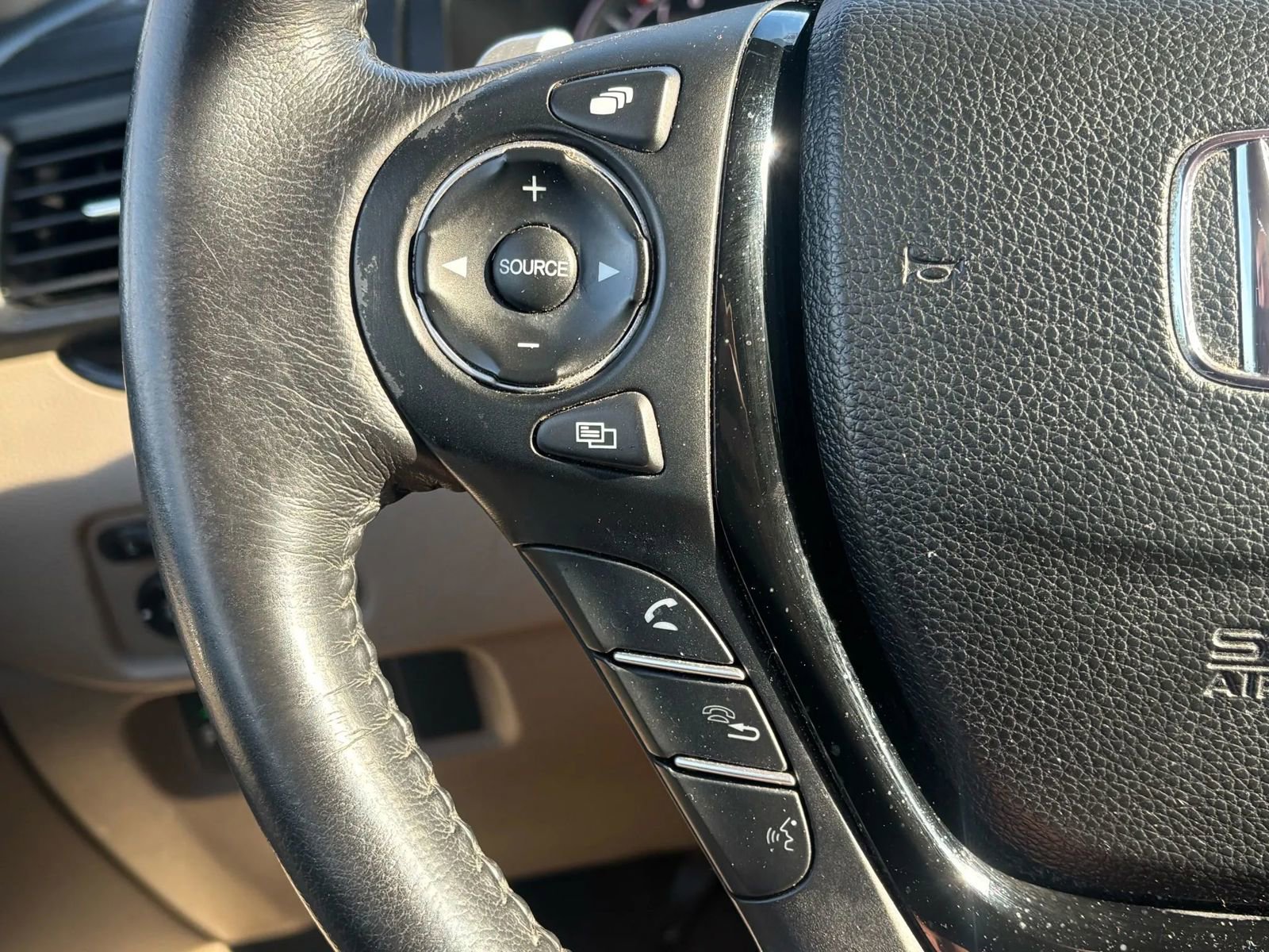 Used 2018 Honda Pilot Touring image 32