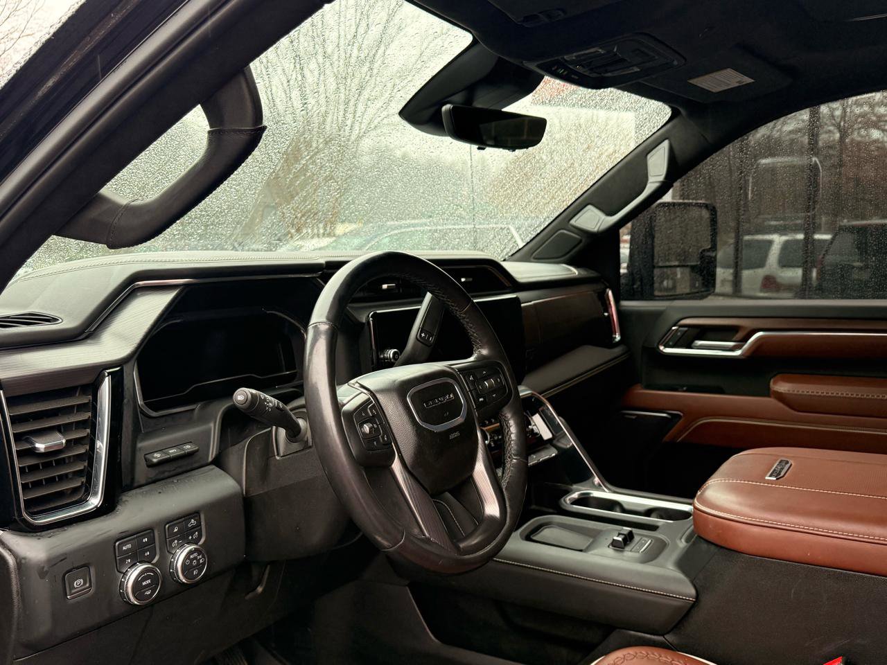 Used 2024 GMC Sierra 3500 Denali Ultimate AWD/4WD image 13