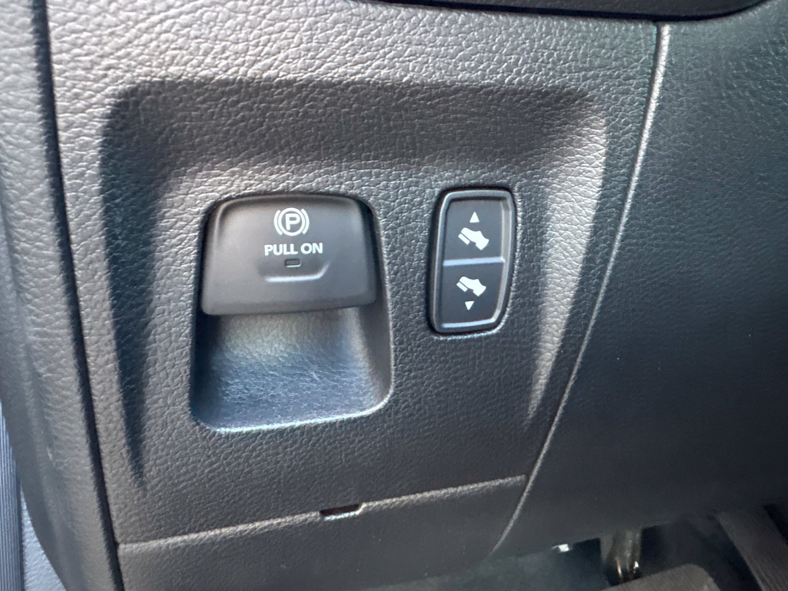 Used 2024 RAM 1500 Laramie RWD image 14