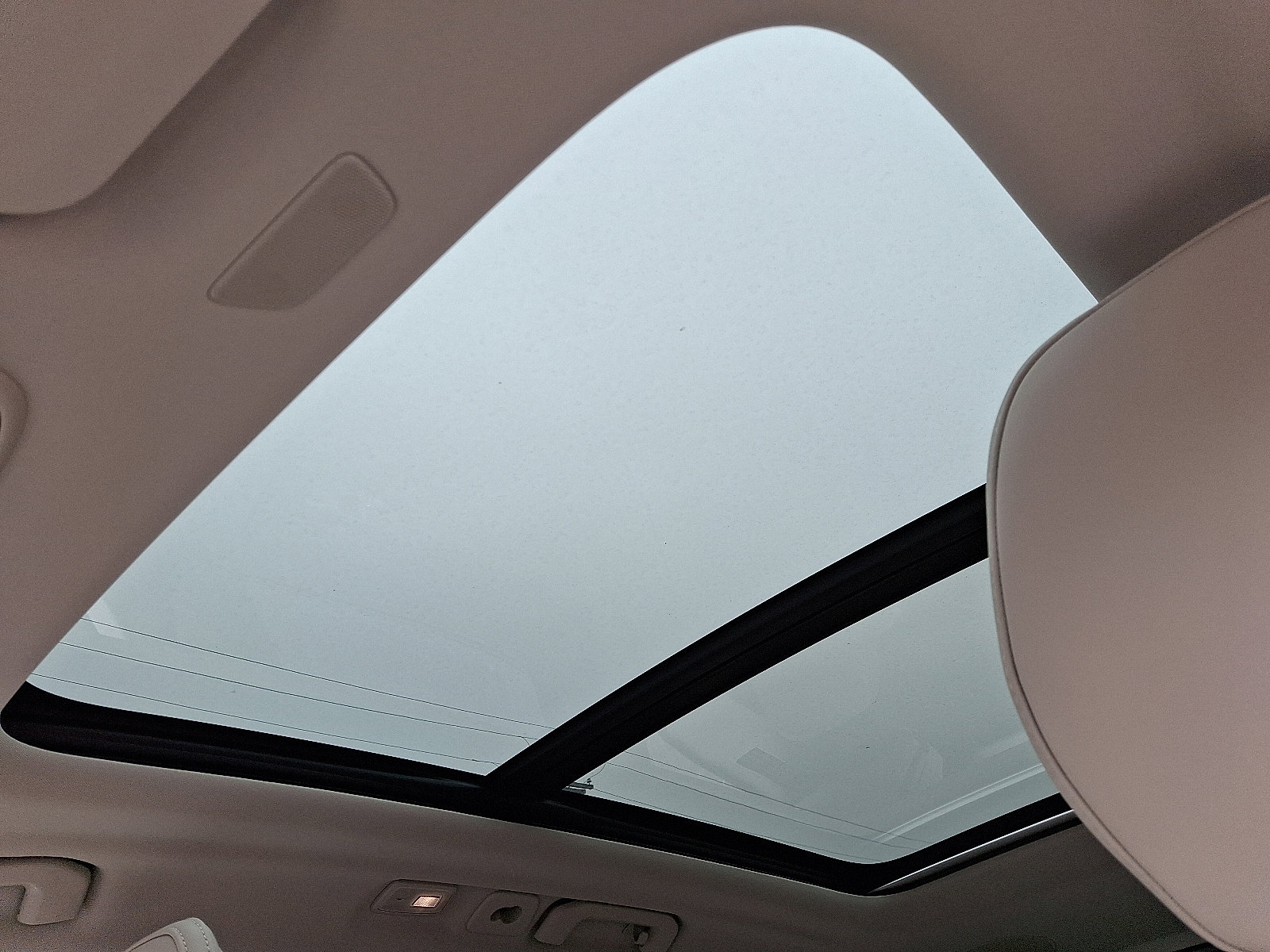 New 2026 Volvo XC60 B5 Ultra w/ Protection Package Premier image 9