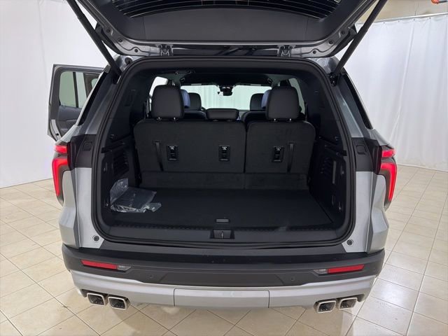 New 2026 Chevrolet Traverse LT w/ Driver Confidence Package FWD image 23