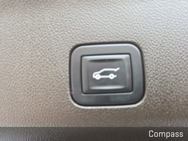 Used 2024 GMC Yukon XL Denali w/ Advanced Technology Package AWD/4WD image 54