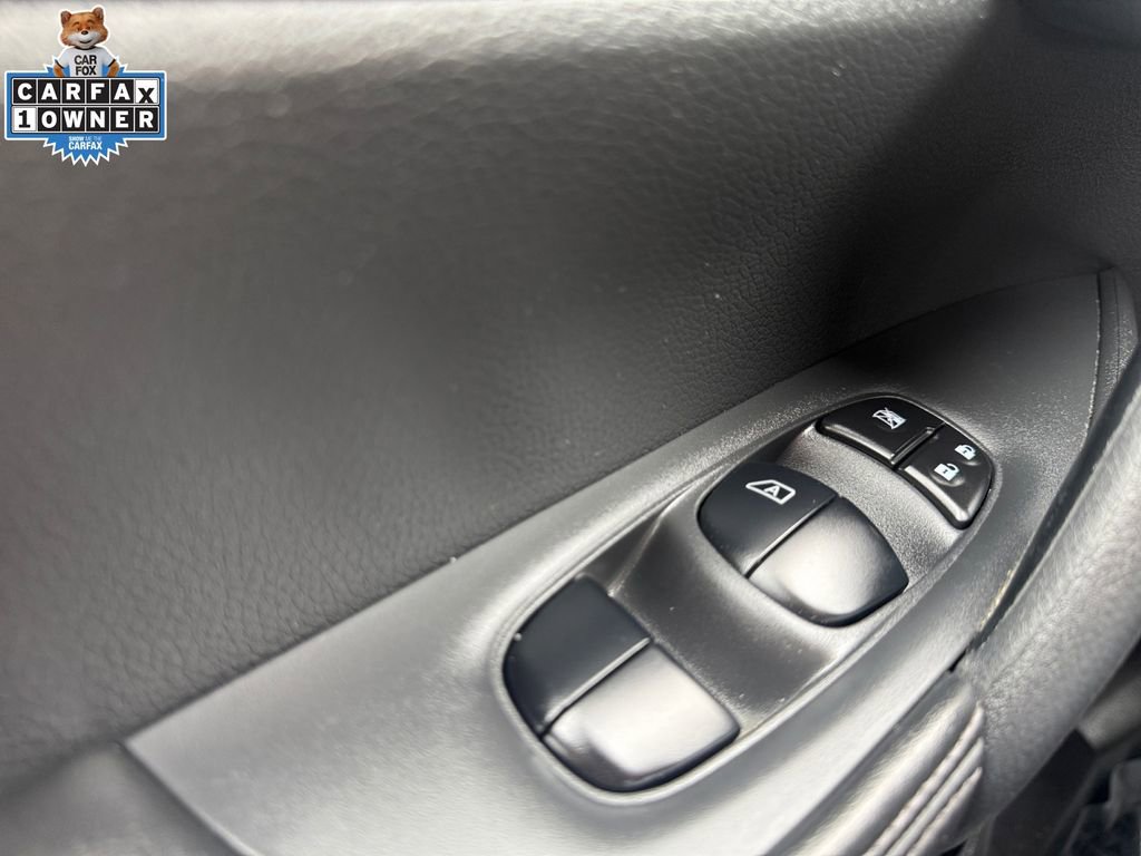 Used 2019 Nissan Rogue S AWD/4WD image 28