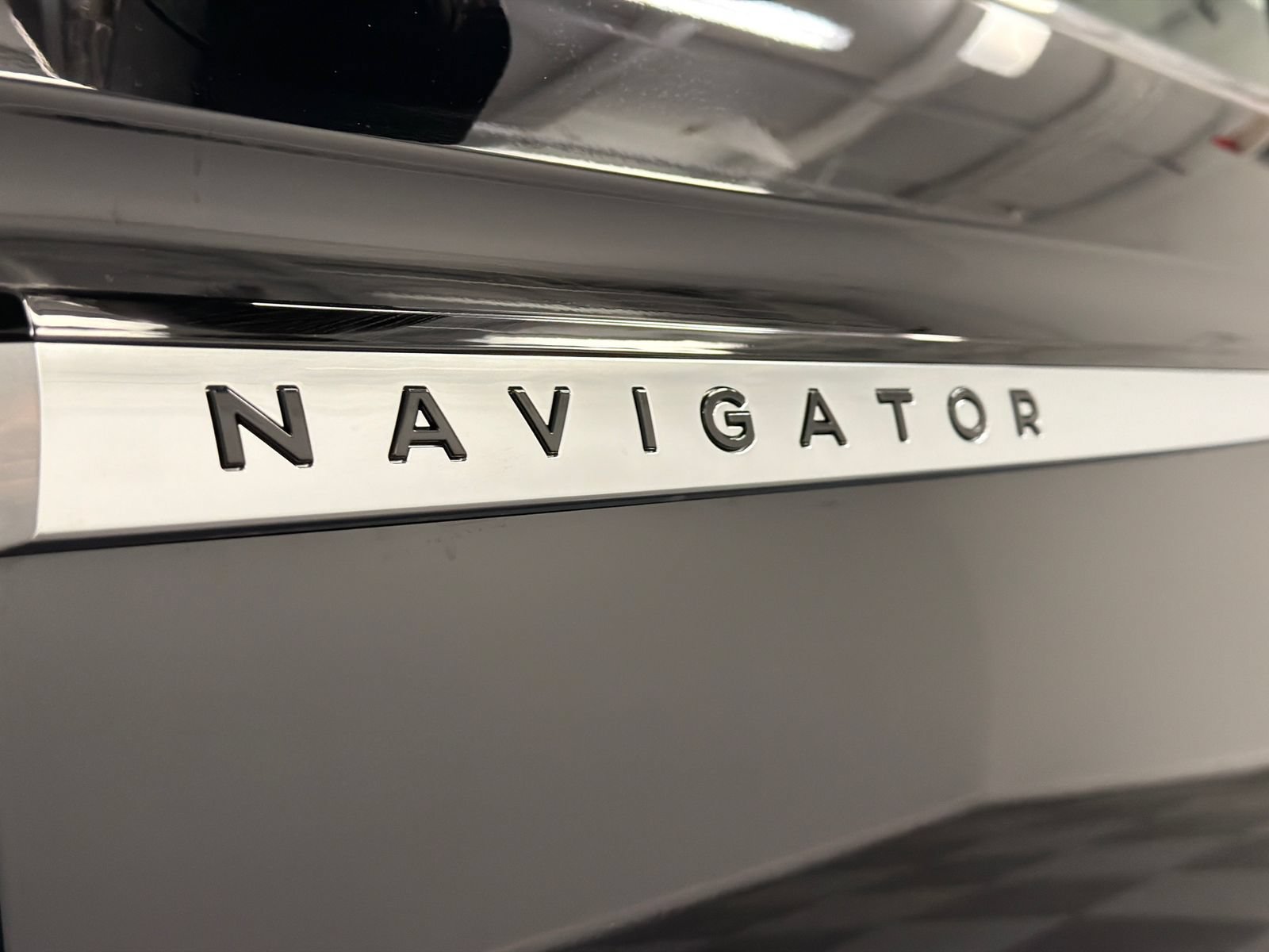 New 2026 Lincoln Navigator L Premier AWD/4WD image 16
