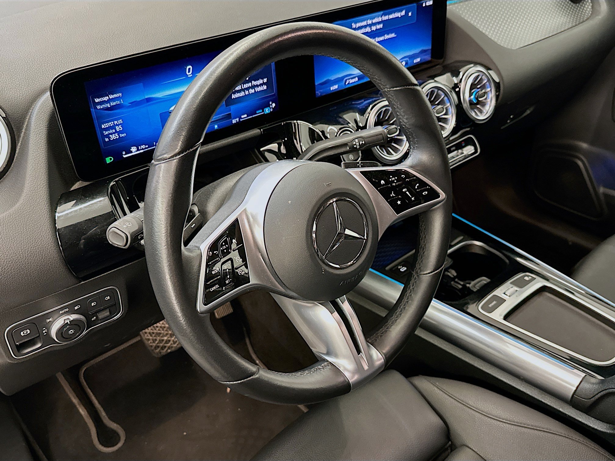 Used 2025 Mercedes-Benz GLA 250 4MATIC image 18