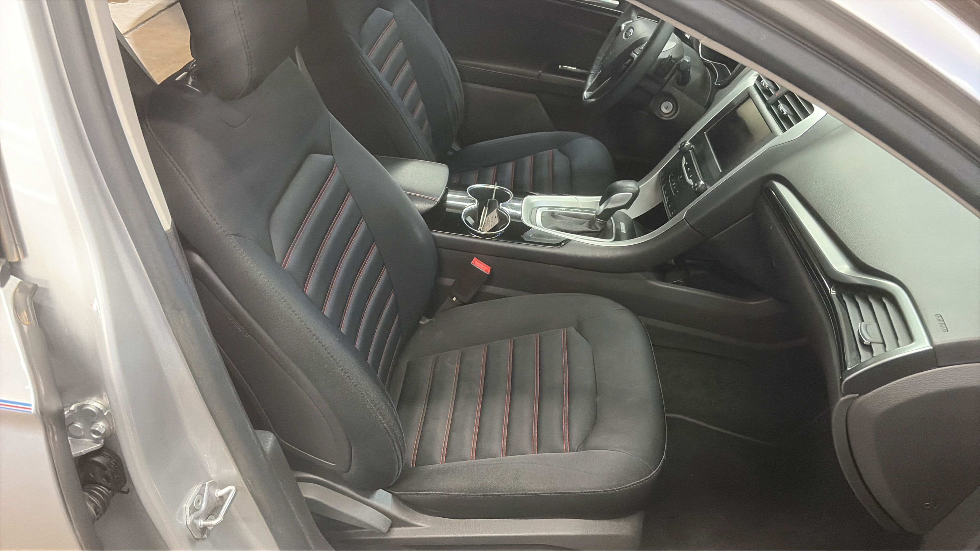 Used 2014 Ford Fusion SE FWD image 30