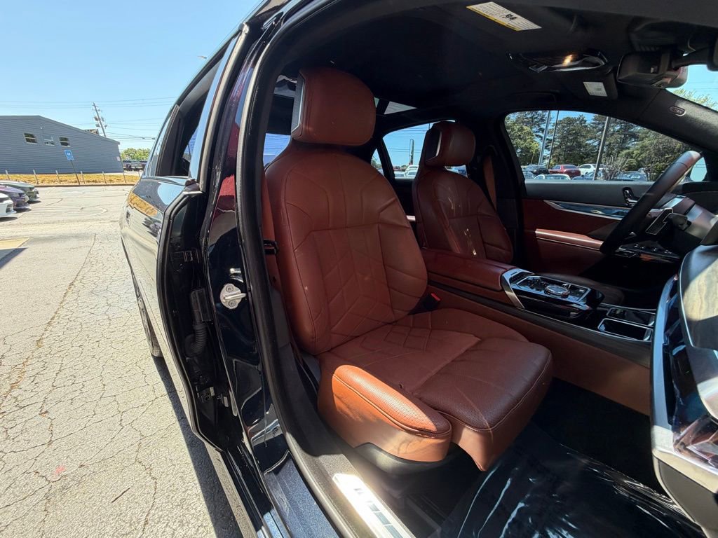 Used 2023 BMW 740i w/ Parking Assistance Package RWD image 37