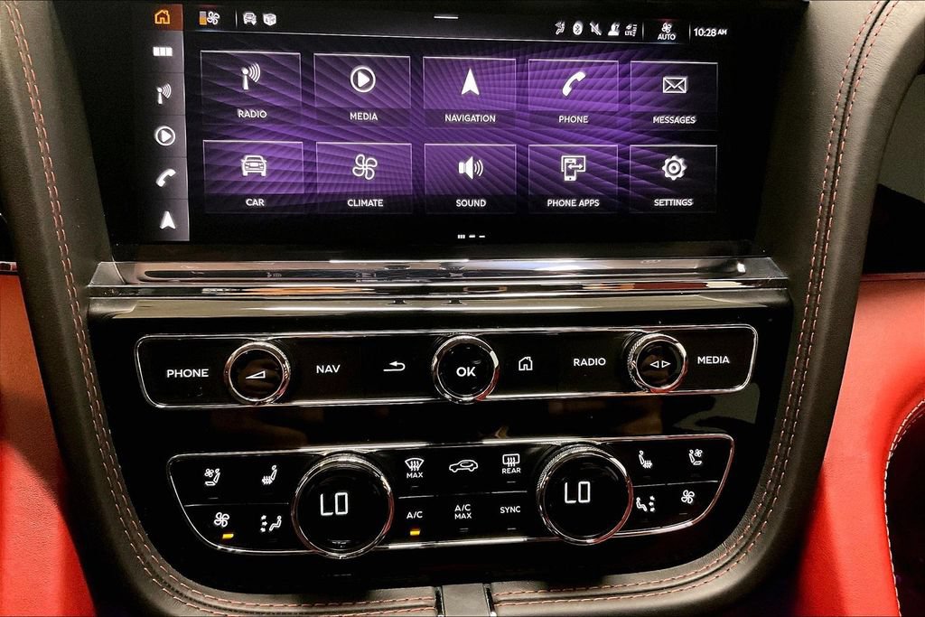 Used 2022 Bentley Bentayga AWD/4WD image 33