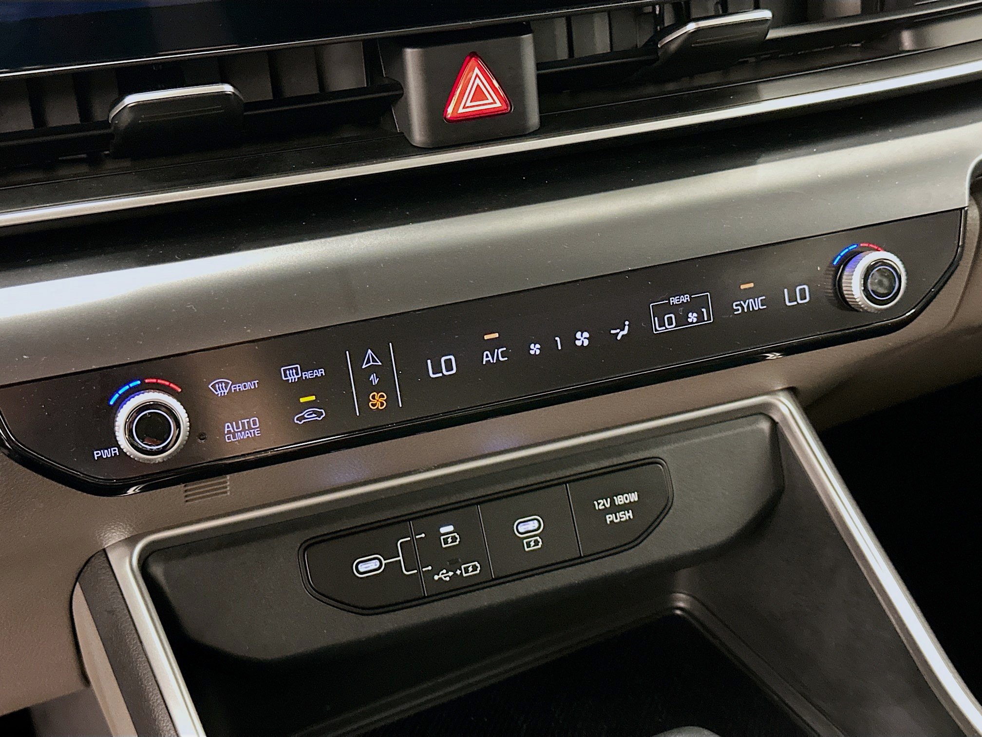 Used 2026 Kia Carnival FWD image 24