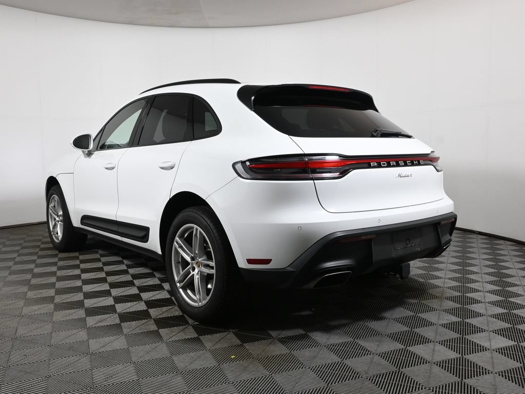 Used 2024 Porsche Macan AWD/4WD image 3