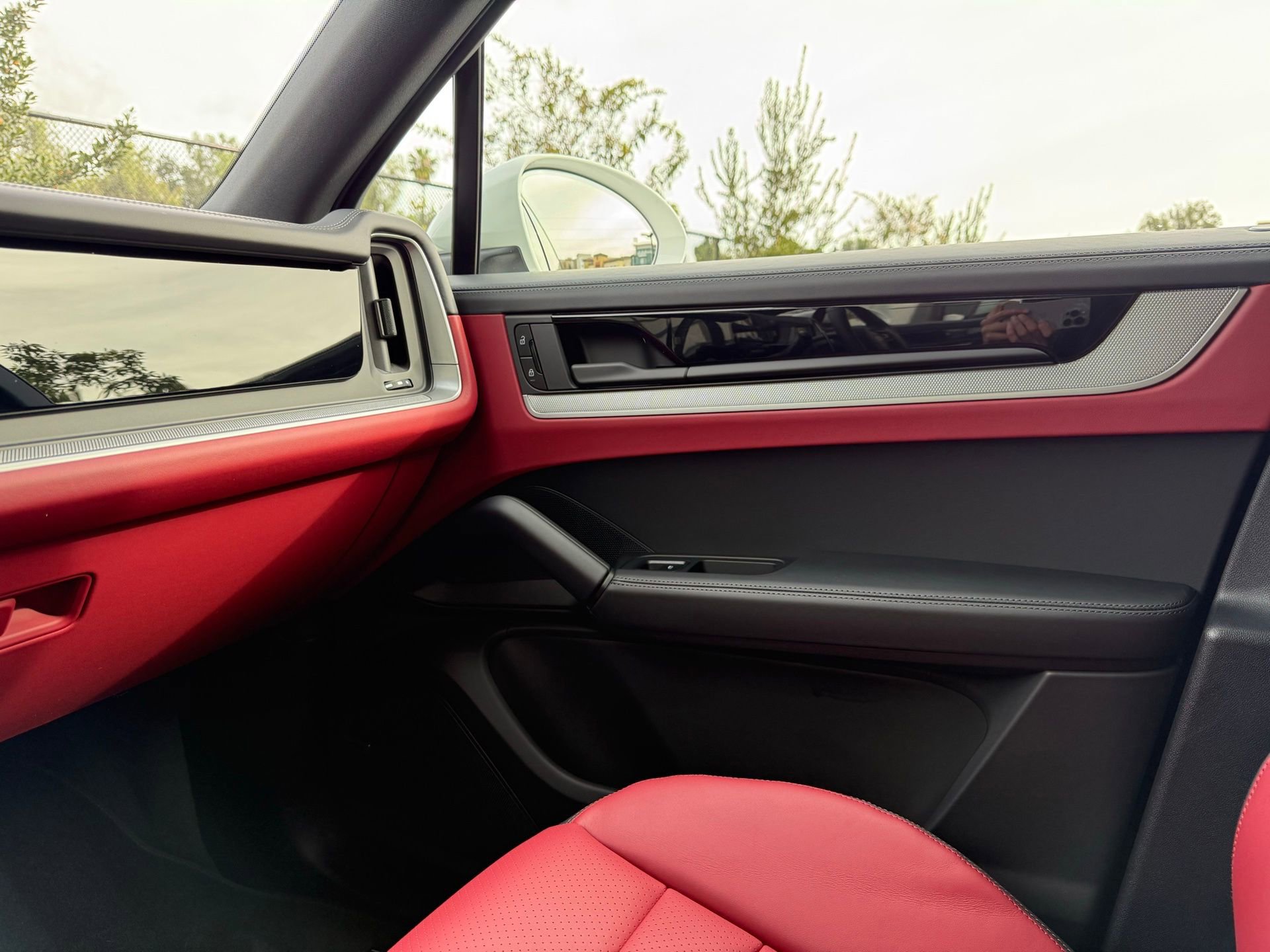 Used 2026 Porsche Cayenne image 23