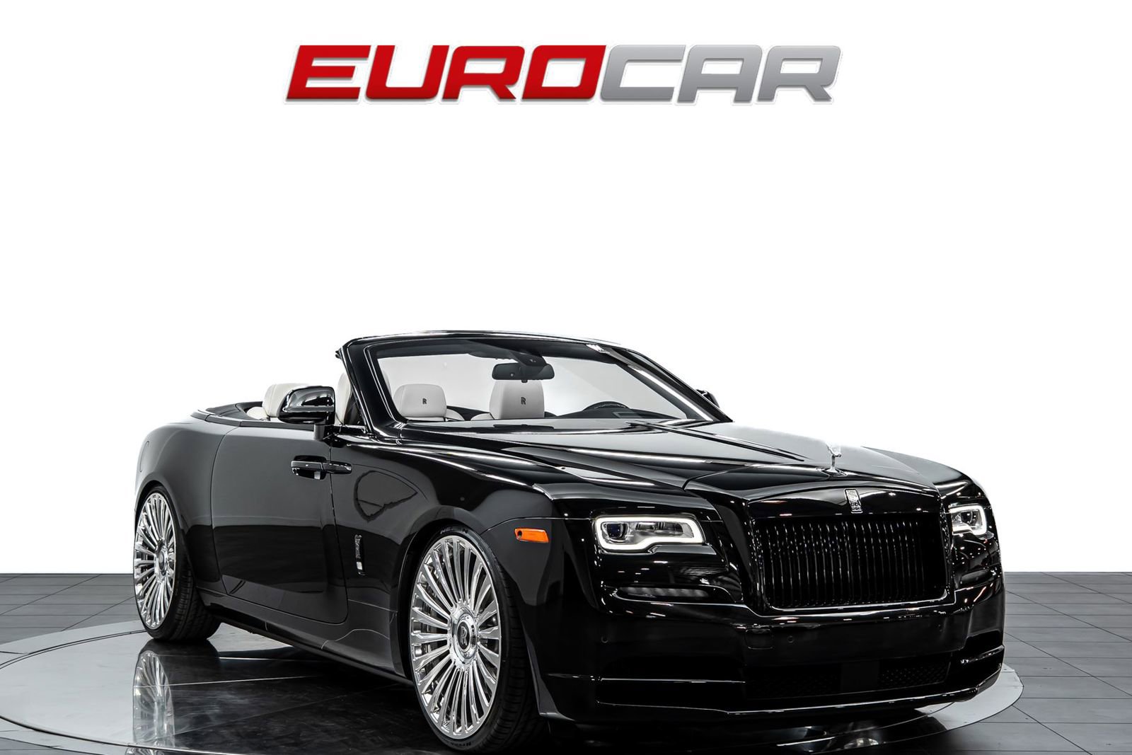 Used 2018 Rolls-Royce Dawn image 9
