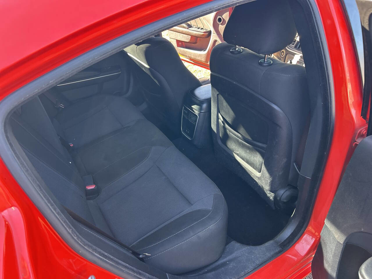 Used 2019 Dodge Charger SXT image 11