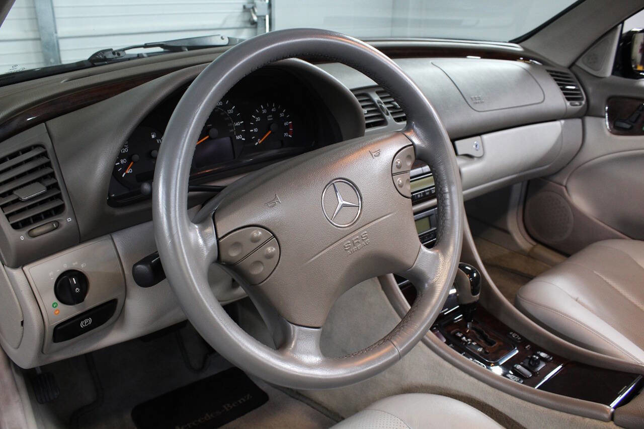 Used 2001 Mercedes-Benz CLK 320 Cabriolet image 12