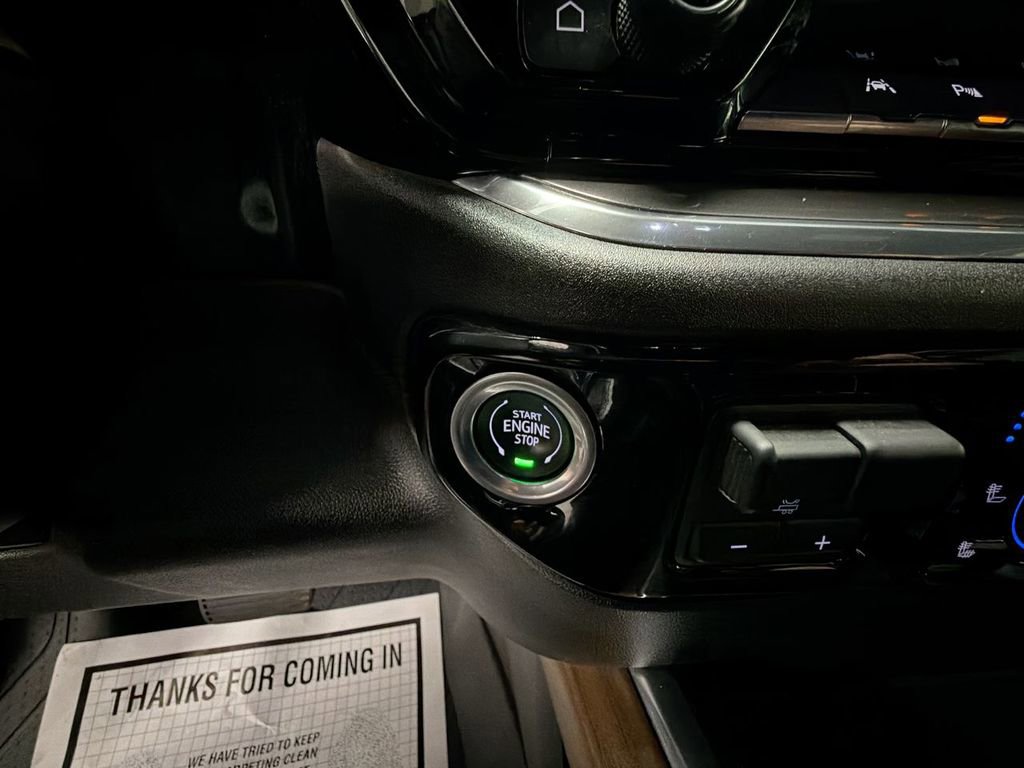 Certified 2024 Chevrolet Silverado 1500 High Country w/ Technology Package image 17