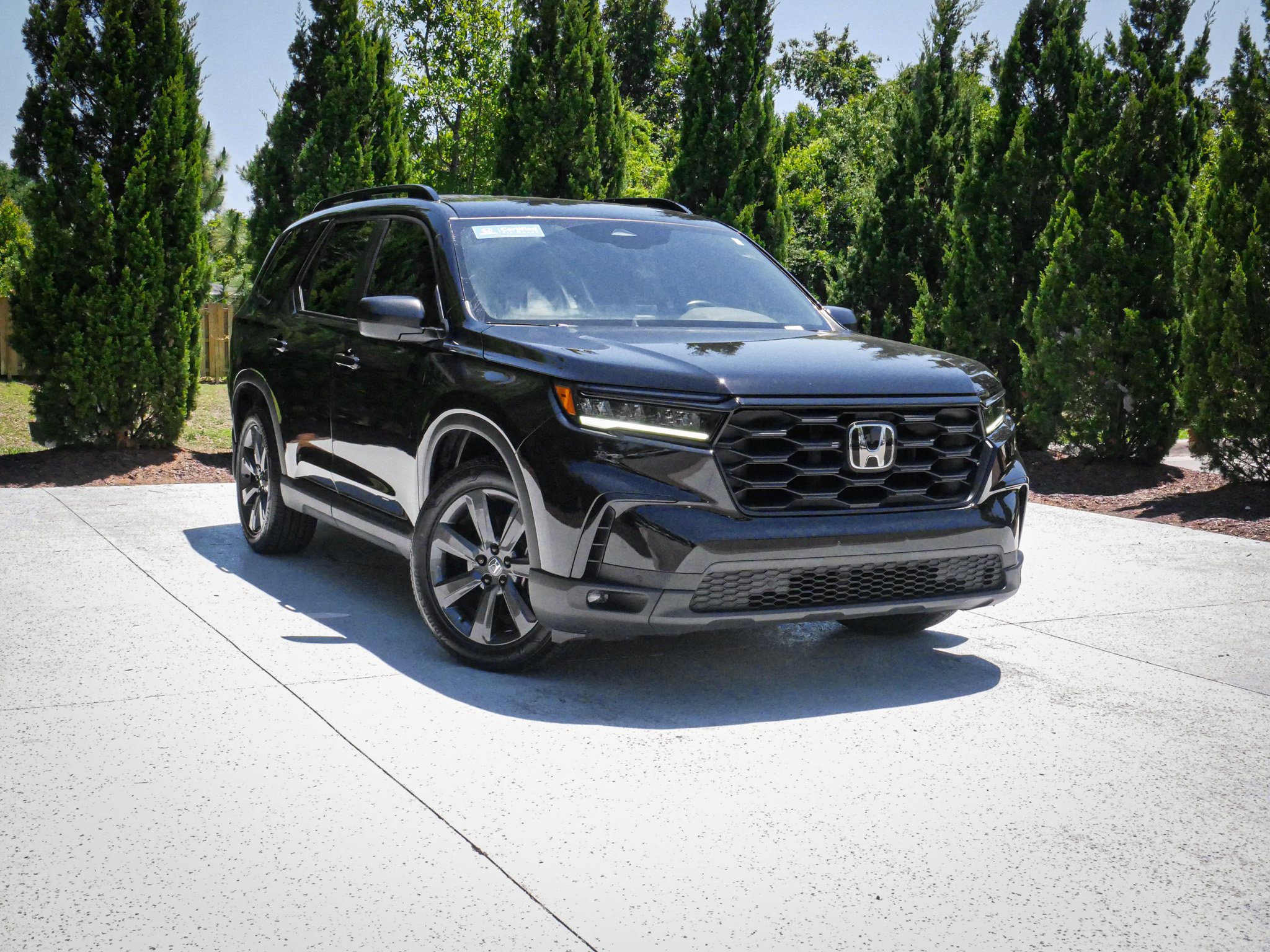 Certified 2025 Honda Pilot Sport image 2