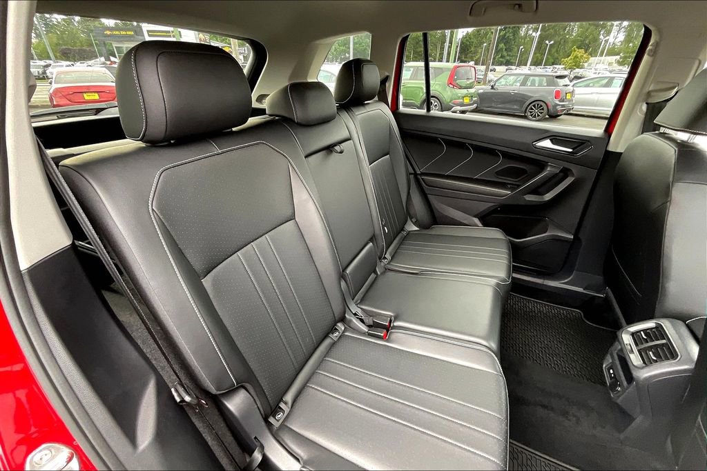 Used 2022 Volkswagen Tiguan SE image 56