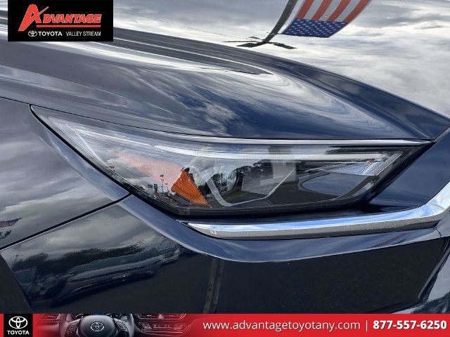 Used 2024 Toyota Grand Highlander AWD image 12