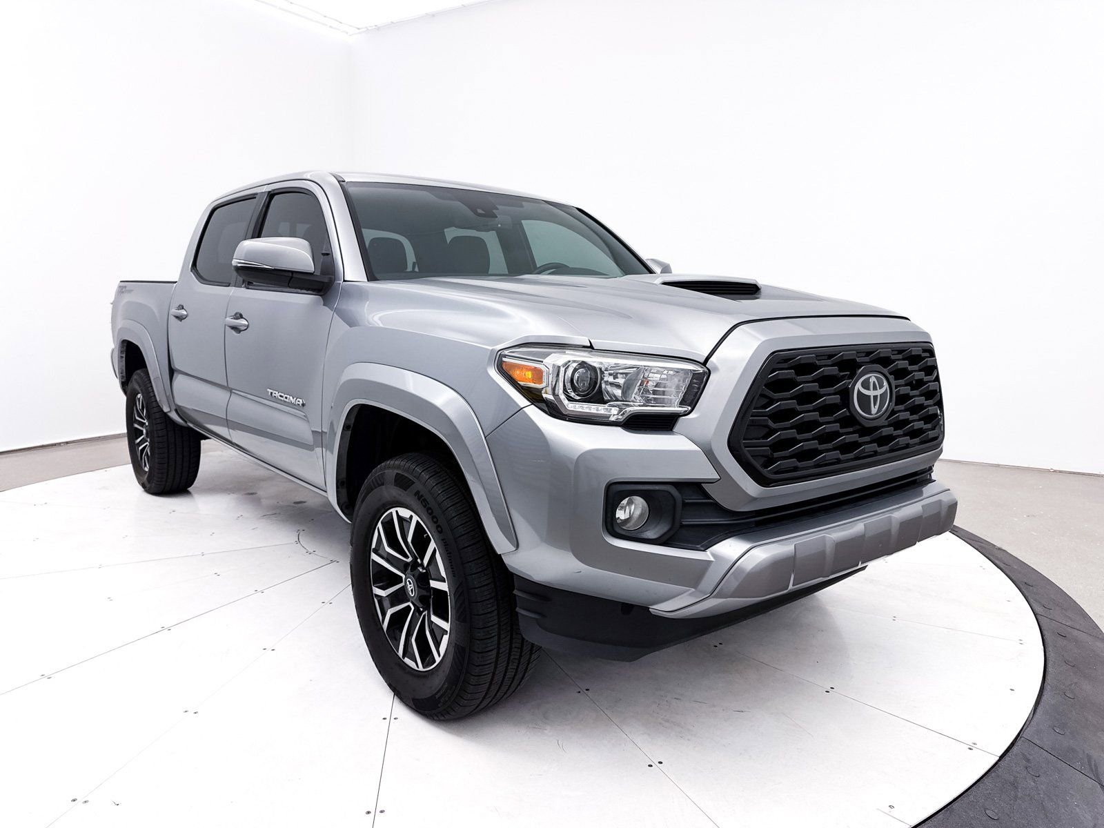 Used 2020 Toyota Tacoma TRD Sport image 8