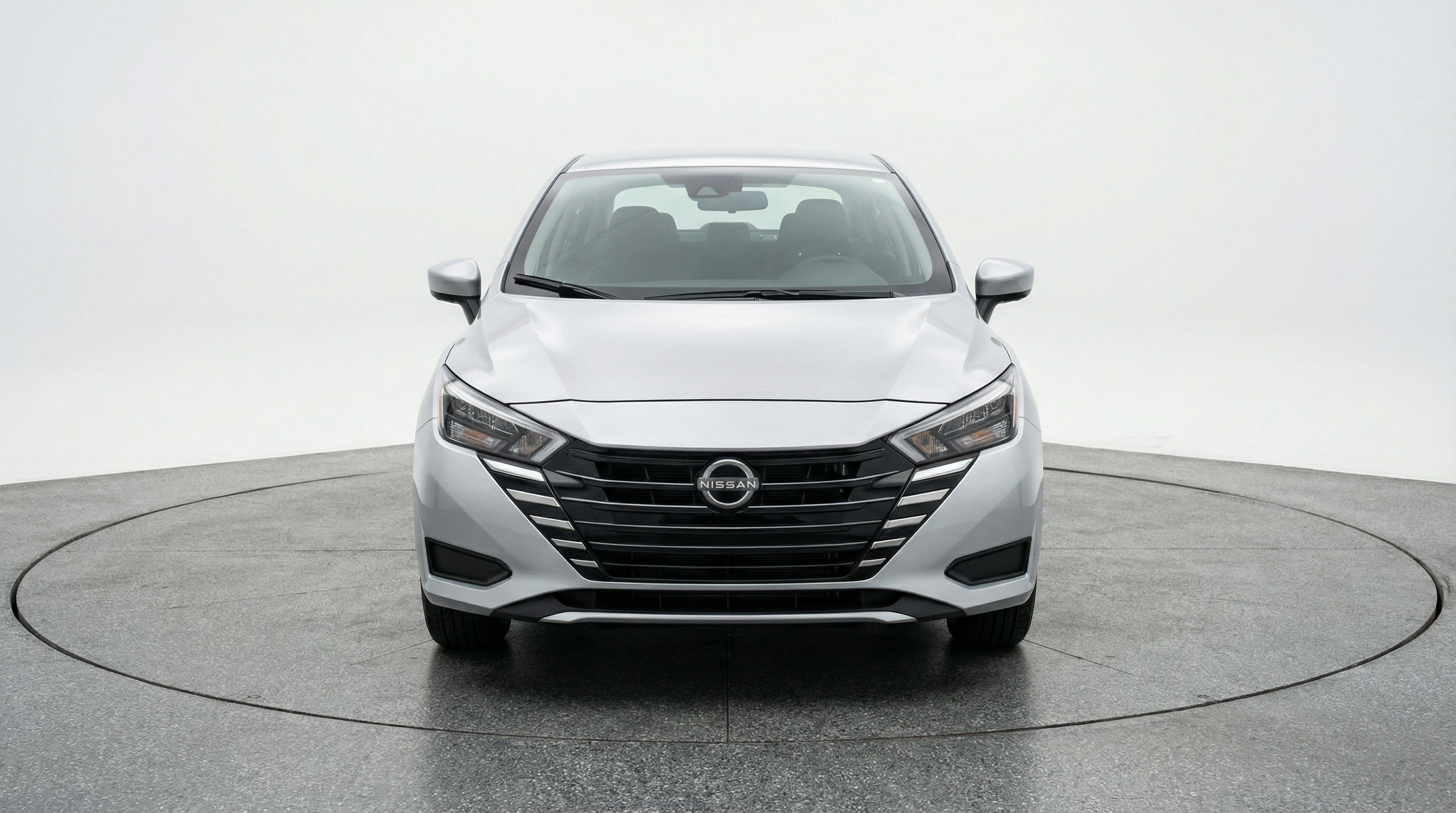 Used 2025 Nissan Versa SV image 2