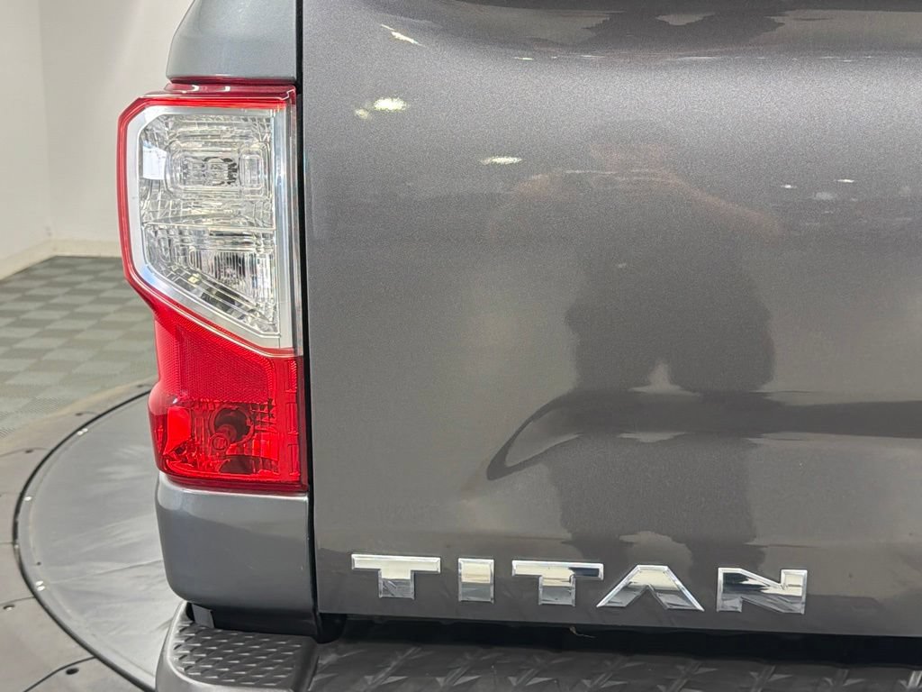 Used 2018 Nissan Titan SV RWD image 13