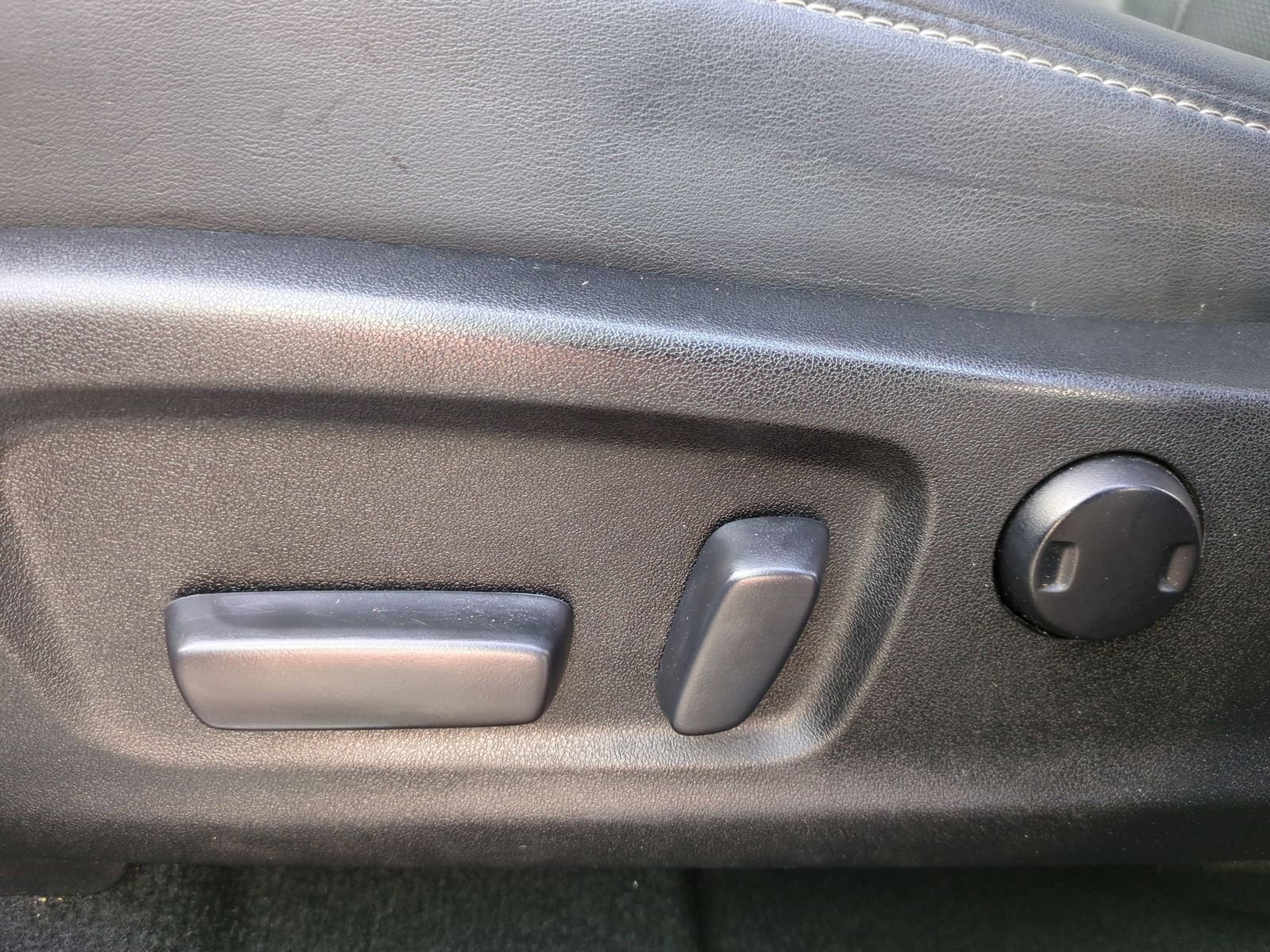 Used 2022 Lexus RX 450h AWD w/ Premium Package image 22