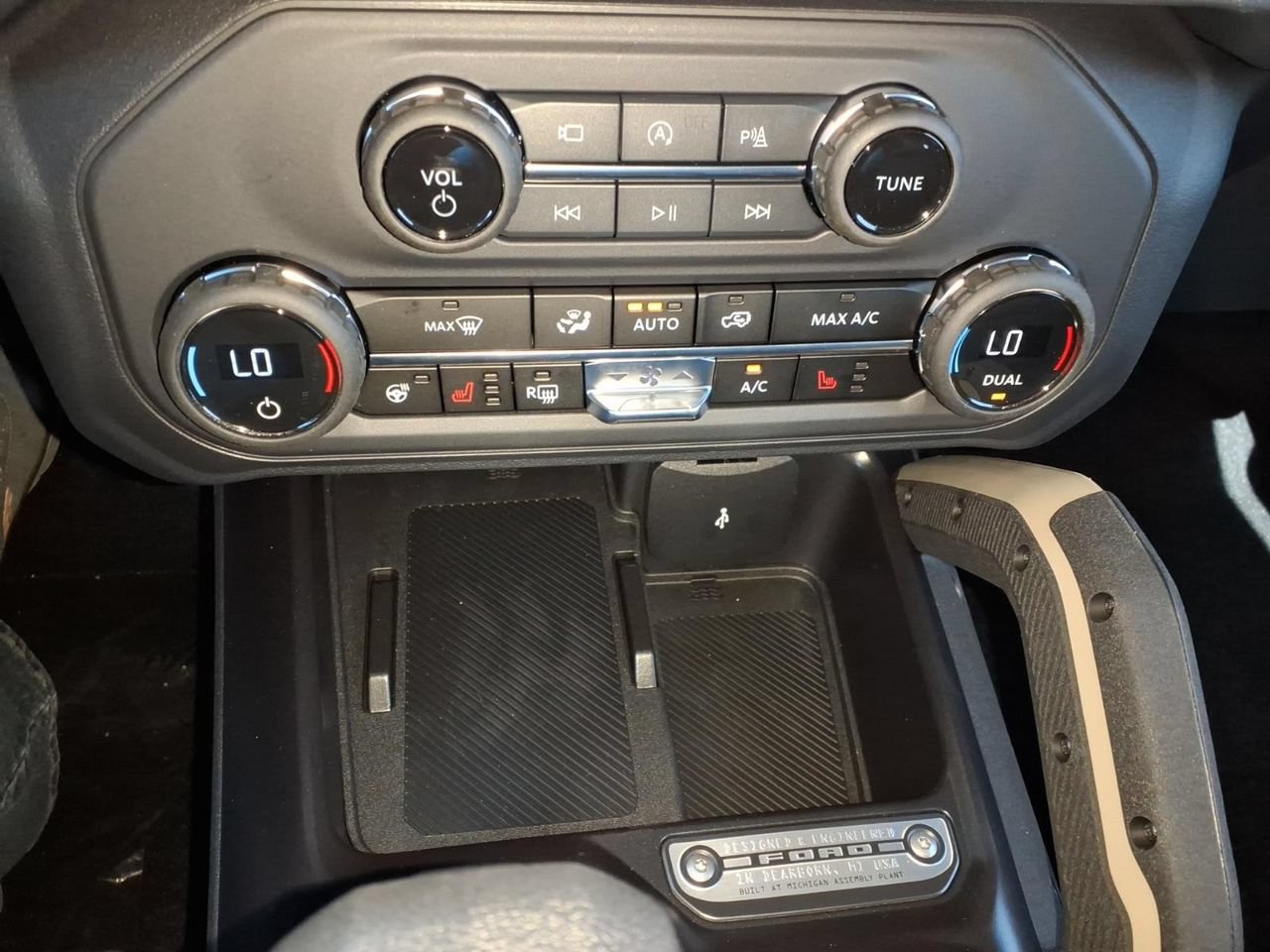 New 2026 Ford Bronco Badlands AWD/4WD image 10
