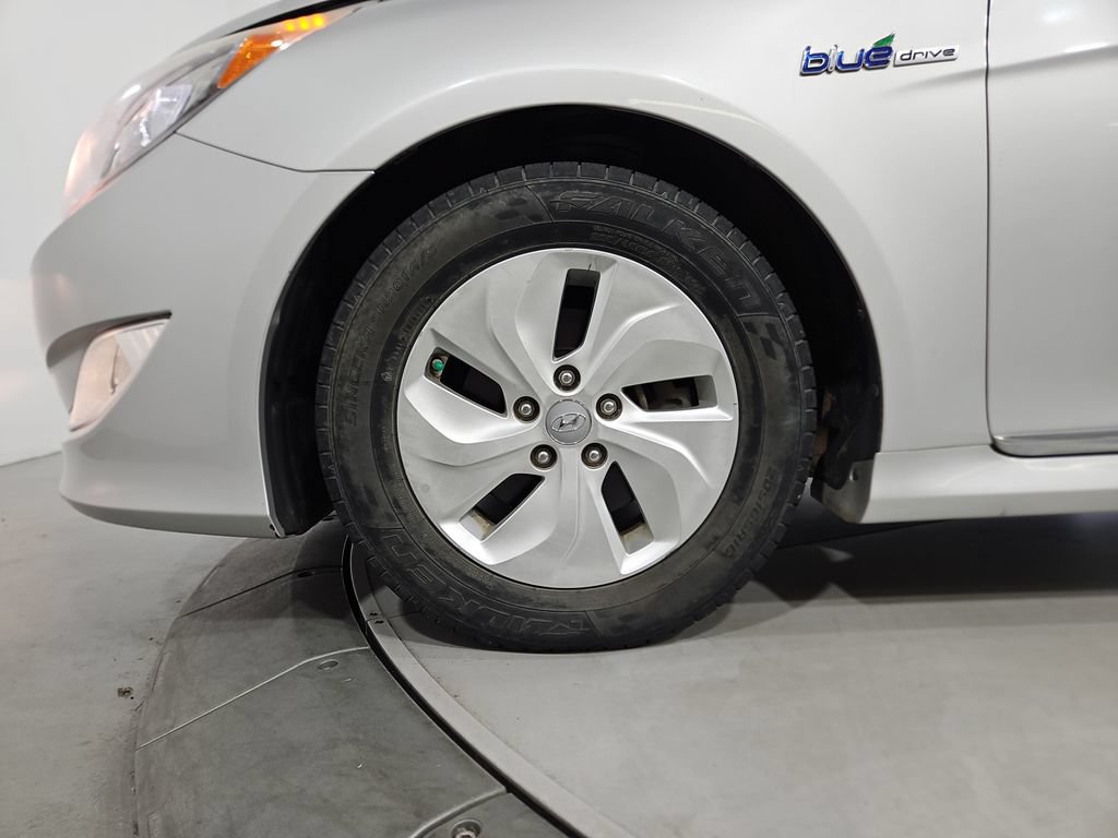 Used 2015 Hyundai Sonata Hybrid FWD image 26