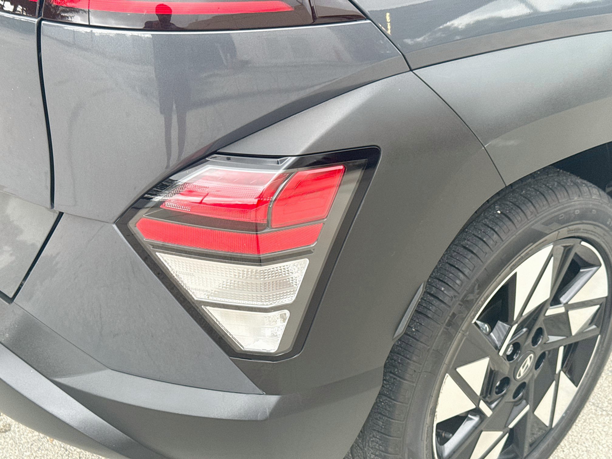 Used 2024 Hyundai Kona SEL FWD image 25