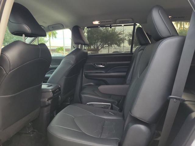 Used 2025 Toyota Grand Highlander AWD image 8