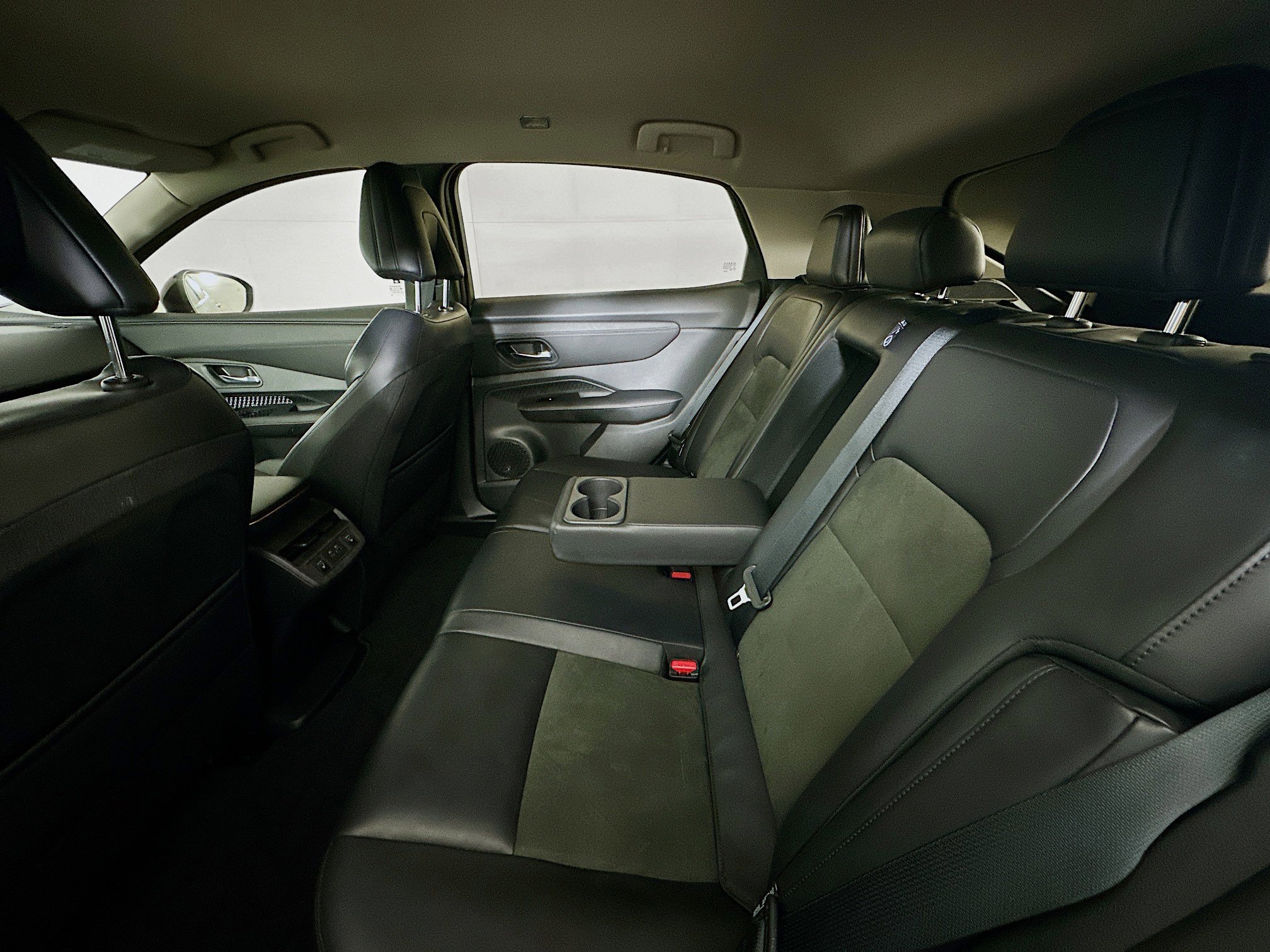 Used 2023 Nissan Ariya ENGAGE image 28