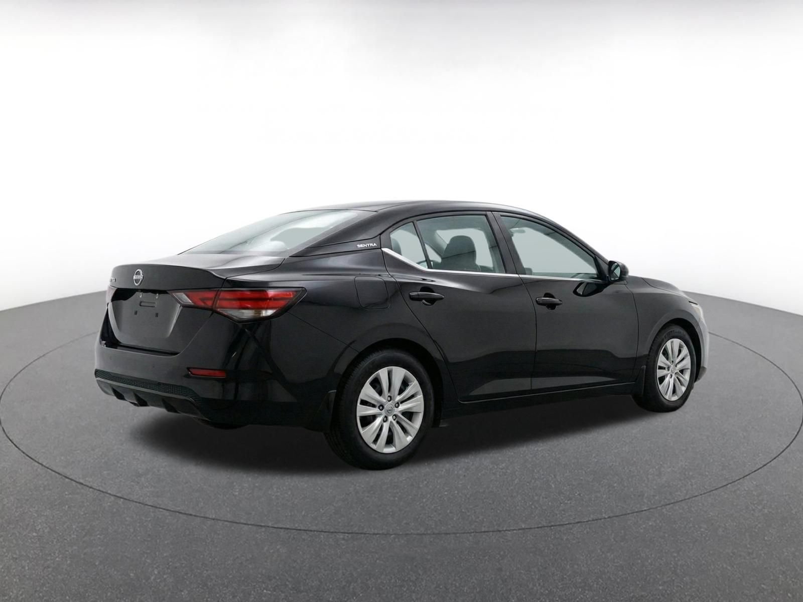 Used 2025 Nissan Sentra S FWD image 9