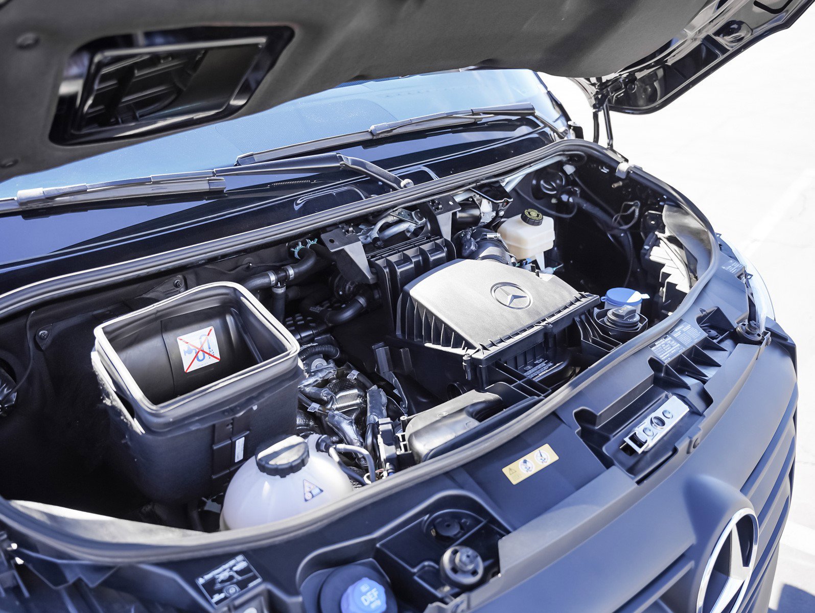 Used 2024 Mercedes-Benz Sprinter 2500 image 12