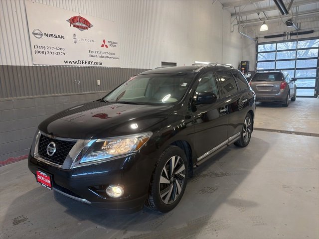 Used 2016 Nissan Pathfinder Platinum w/ Family Entertainment Package image 8