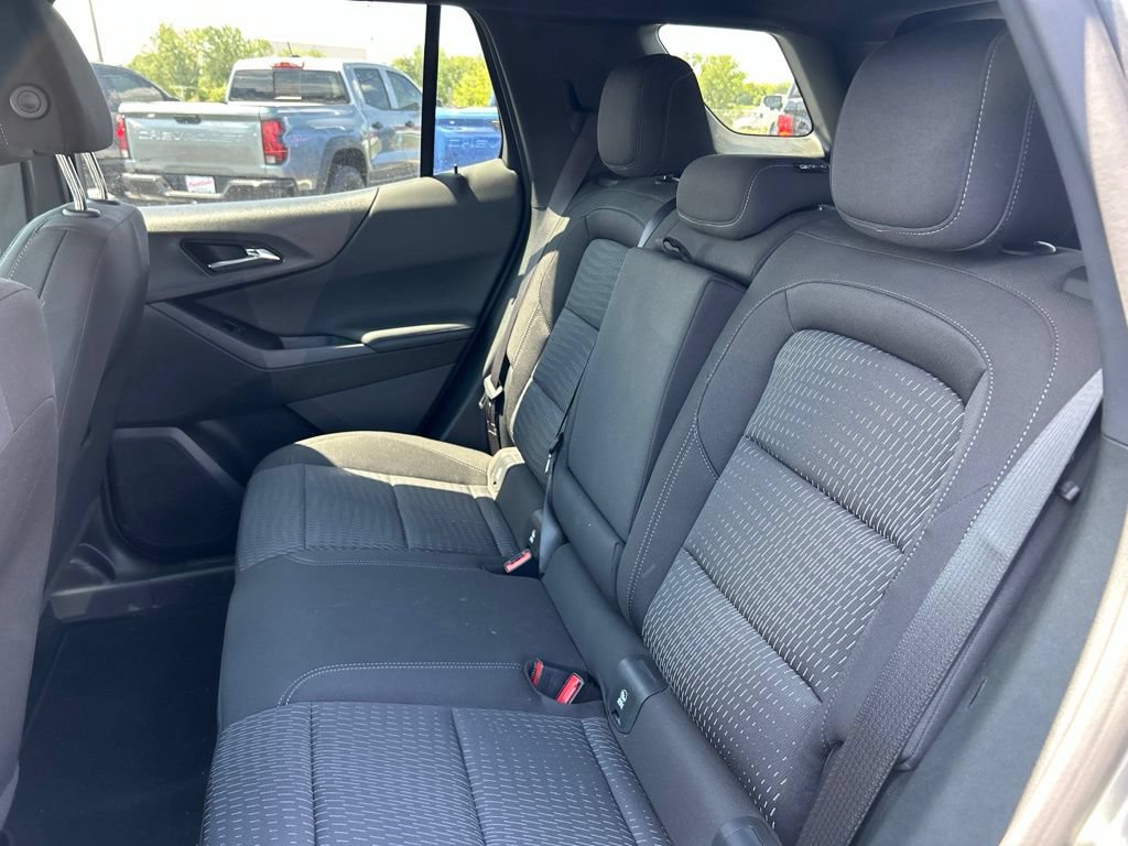 Used 2026 Chevrolet Equinox LT AWD/4WD image 31