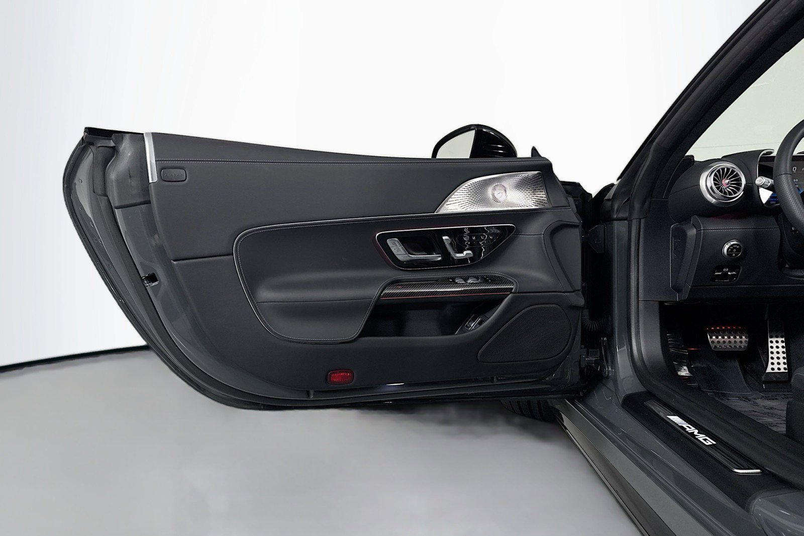 New 2025 Mercedes-Benz SL 63 AMG S e Performance 4MATIC image 21