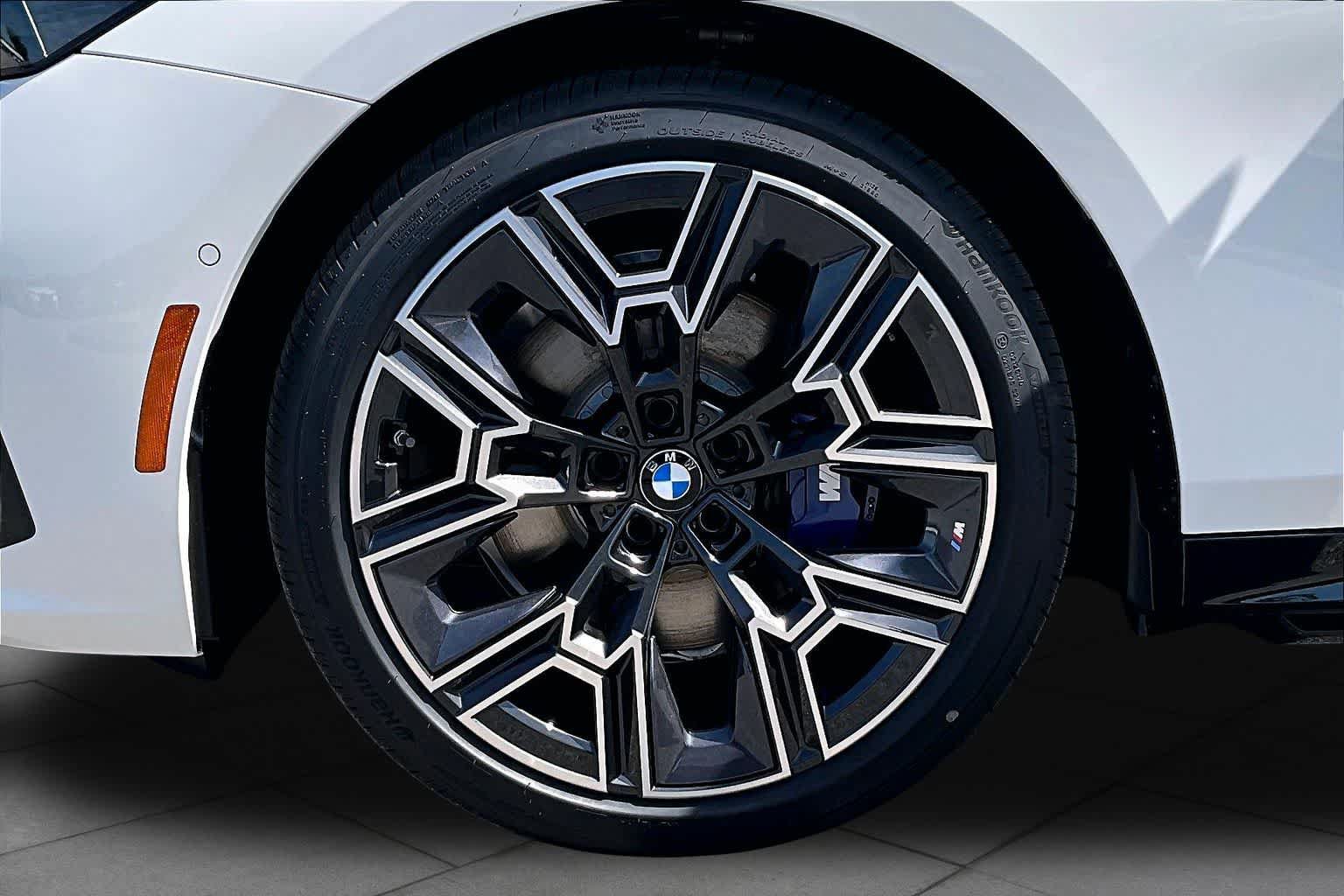 New 2026 BMW 530i w/ M Sport Package RWD image 11