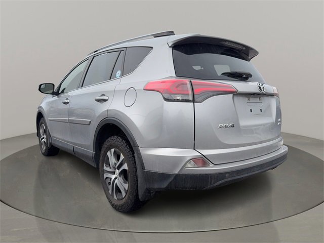 Used 2018 Toyota RAV4 LE image 5
