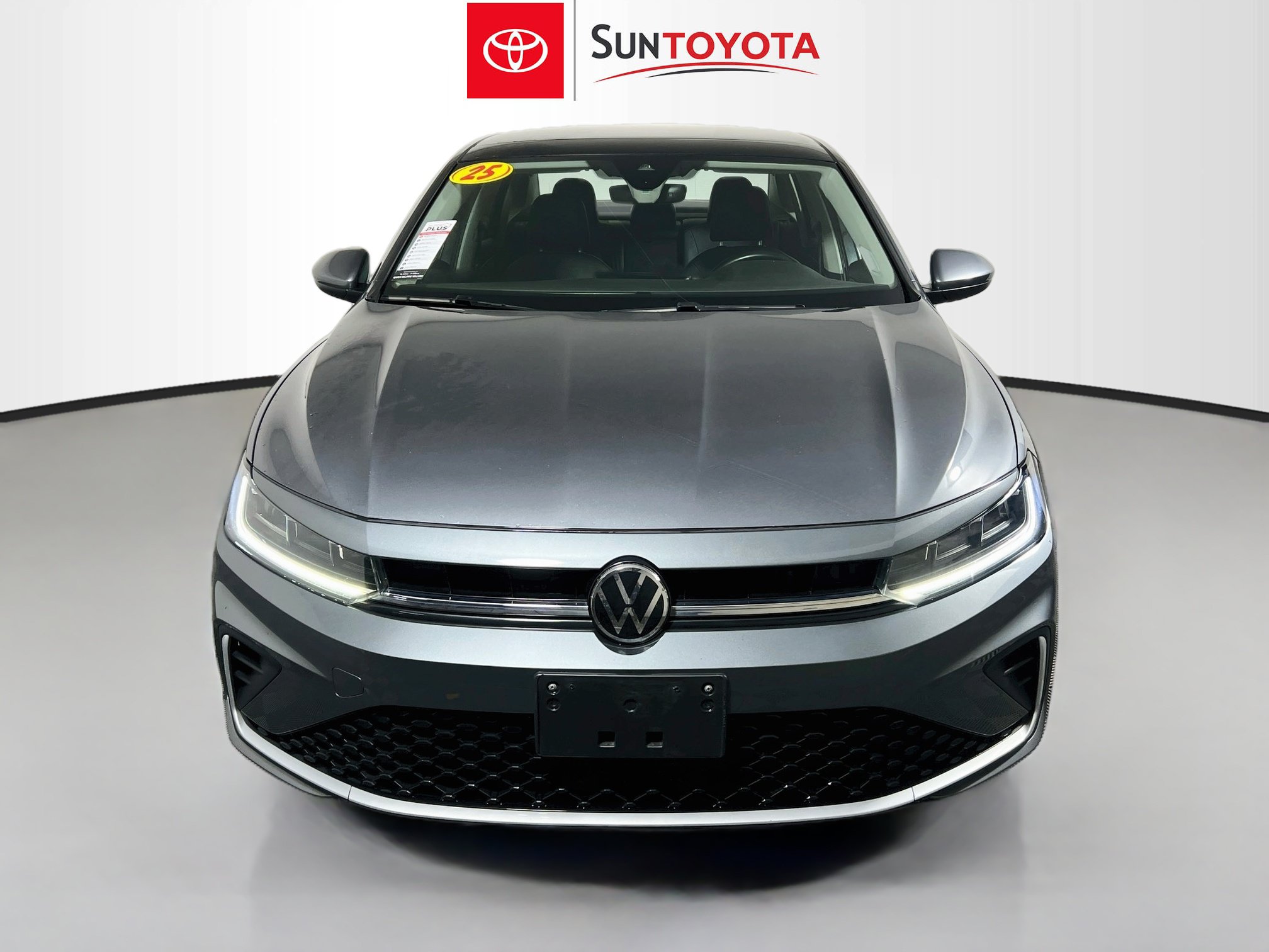 Used 2025 Volkswagen Jetta SE FWD image 10