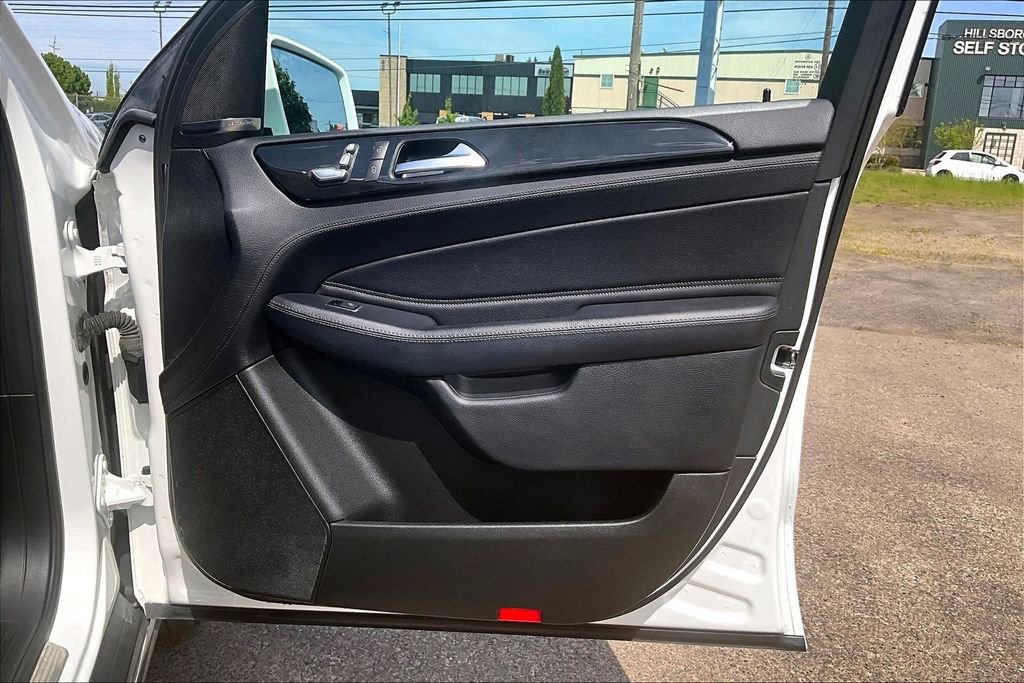 Used 2017 Mercedes-Benz GLE 550e image 23
