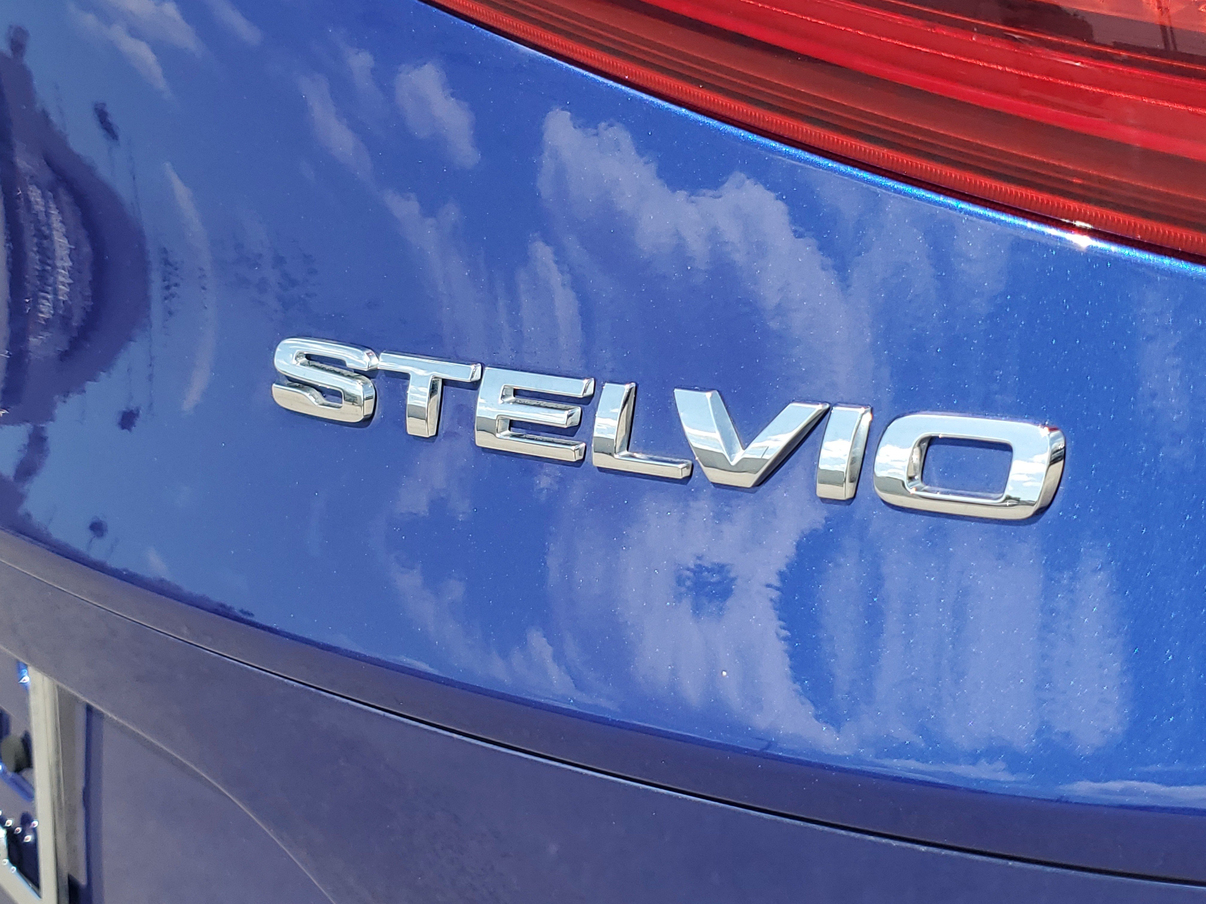 Used 2022 Alfa Romeo Stelvio Sprint RWD image 31